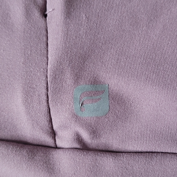 Fabletics Yukon Girl Almighty Sleeveless Full Zip Tunic Hoodie Vest - Size S - Picture 11 of 11